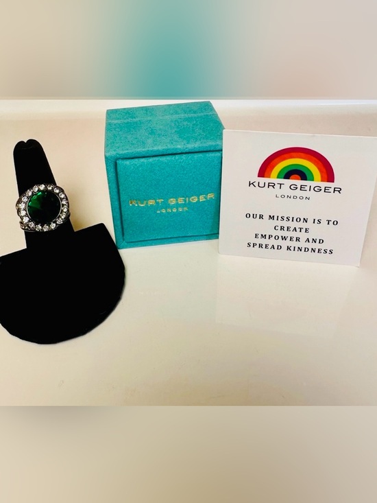 Kurt Geiger Jewelry - Kurt Geiger Octavia Emerald Green Center Crystal Halo Ring NWT